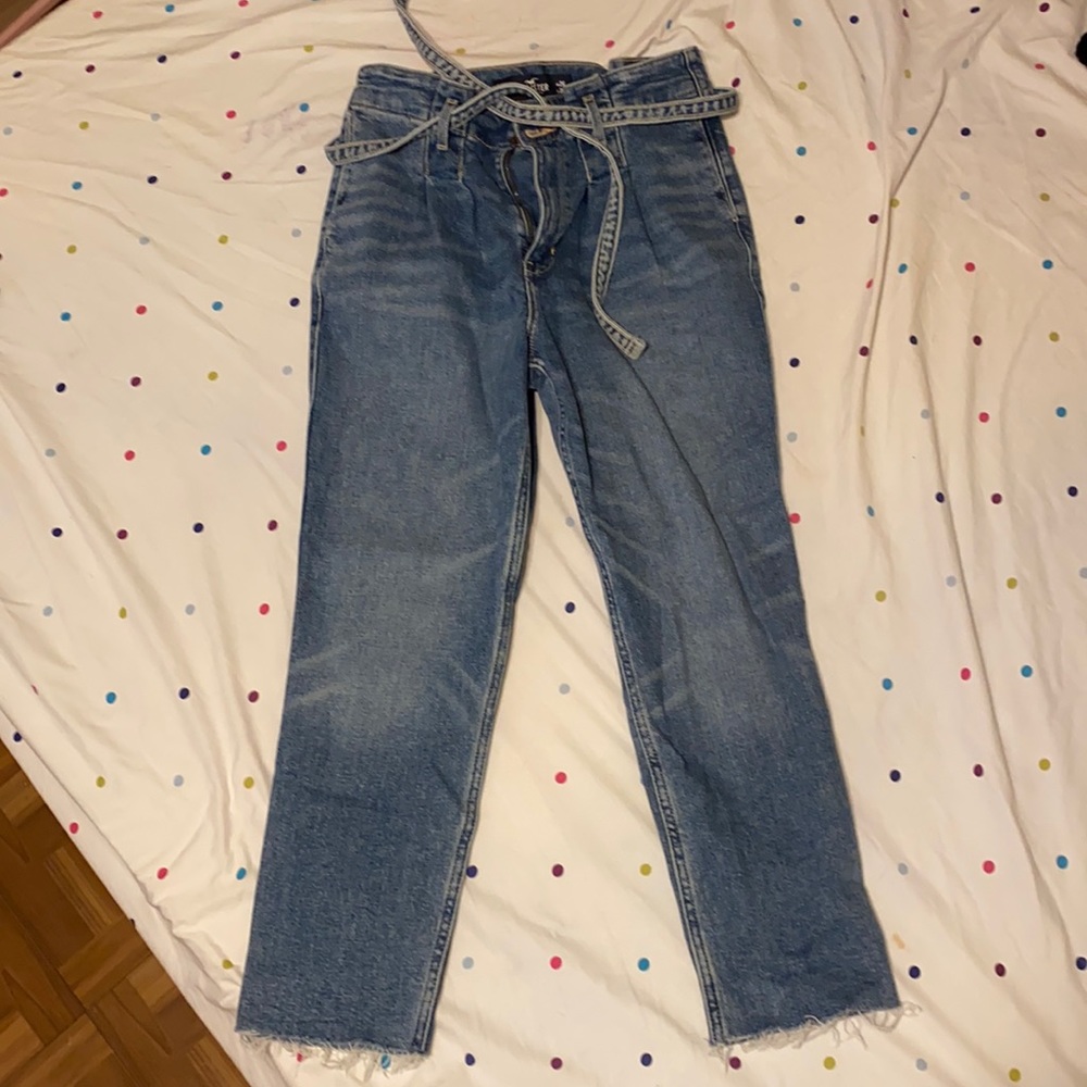 Hollister curvy high-rise mom jeans